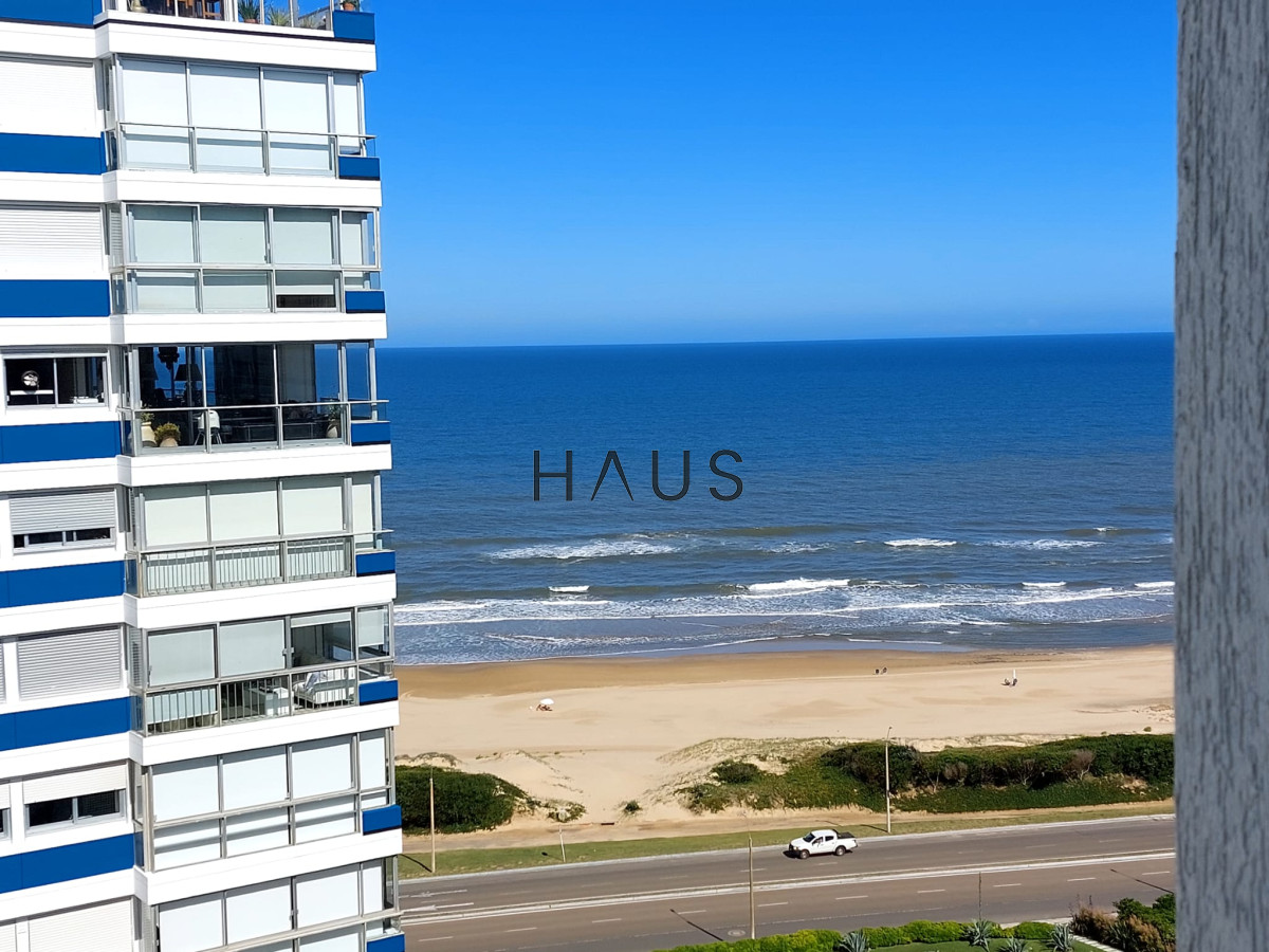 Apartamento ID.423 - Apartamento de 3 suite y dependencia en VENTA Playa Brava