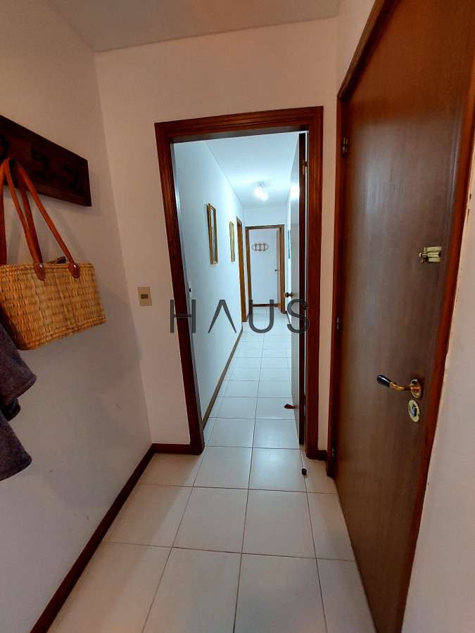 Apartamento ID.423 - Apartamento de 3 suite y dependencia en VENTA Playa Brava