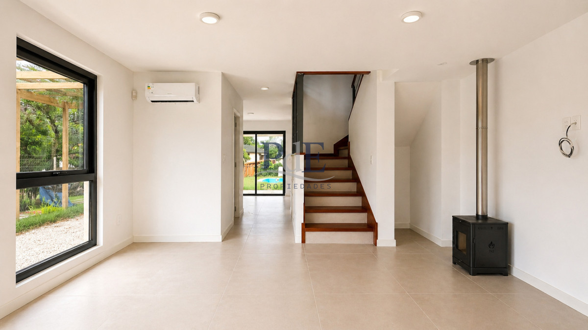 Casa en Pinares, Punta del Este. 3 dormitorios, terreno de 350 m² - Imagen 1