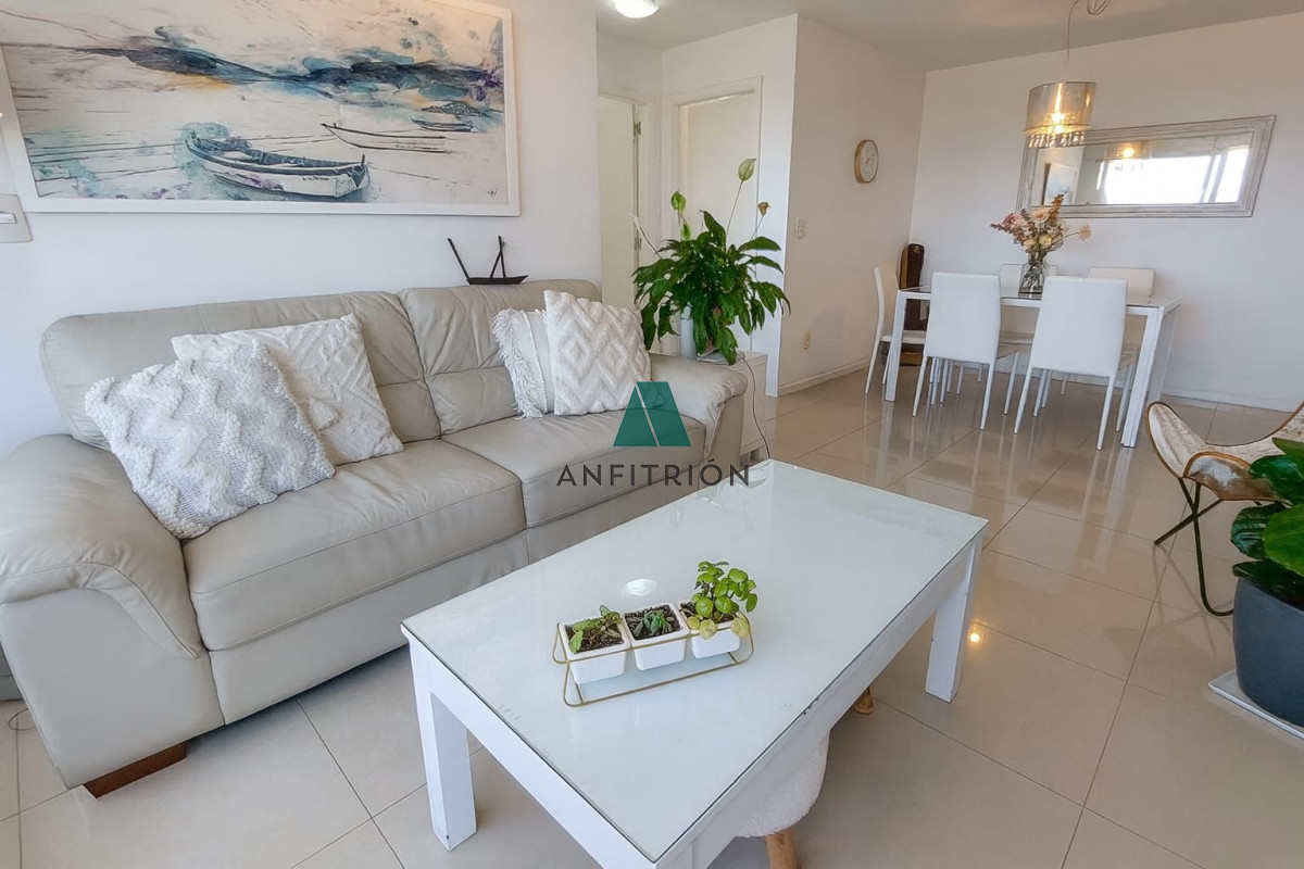 Apartamento ID.305 - Apartamento en venta de dos dormitorios en Avda  Roosevelt