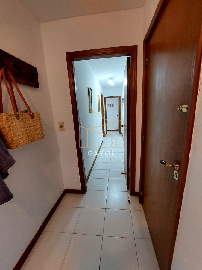 Apartamento ID.438 - Apartamento de 3 suite y dependencia en VENTA Playa Brava