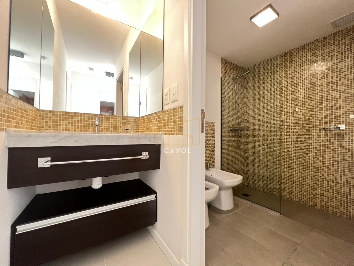 Apartamento ID.602 - Apartamento en venta y alquiler de temporada, 2 dormitorios en Playa Brava 