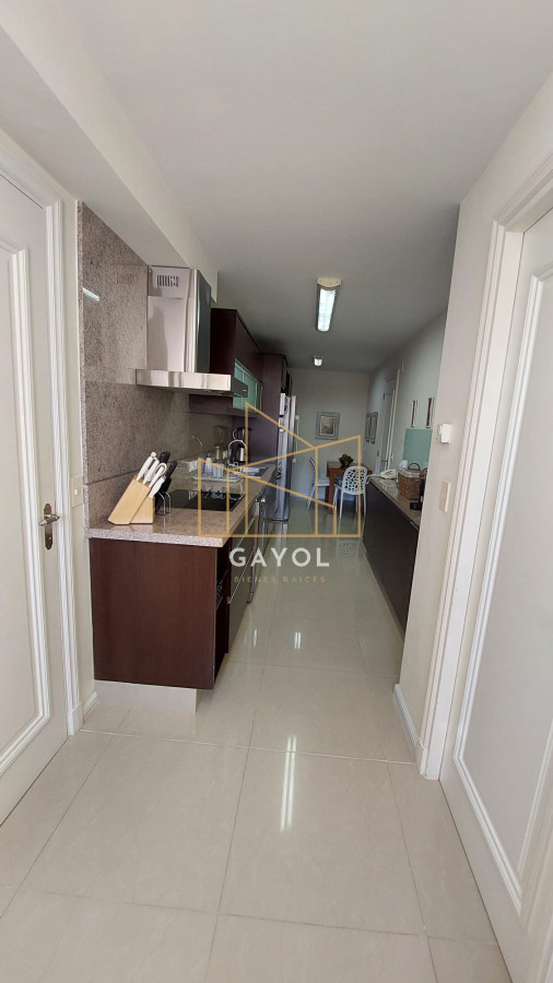 Apartamento ID.455 - Apartamento de tres dormitorios en suite, sobre playa Brava