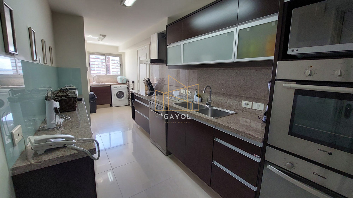 Apartamento ID.455 - Apartamento de tres dormitorios en suite, sobre playa Brava