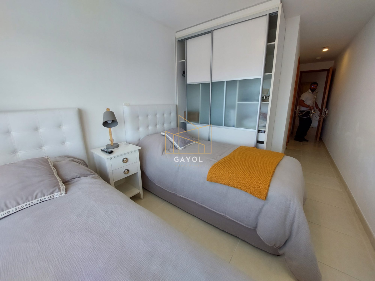 Apartamento ID.412 - Allquiler de Temporada 2 suite en Playa Mansa con todos los servicios
