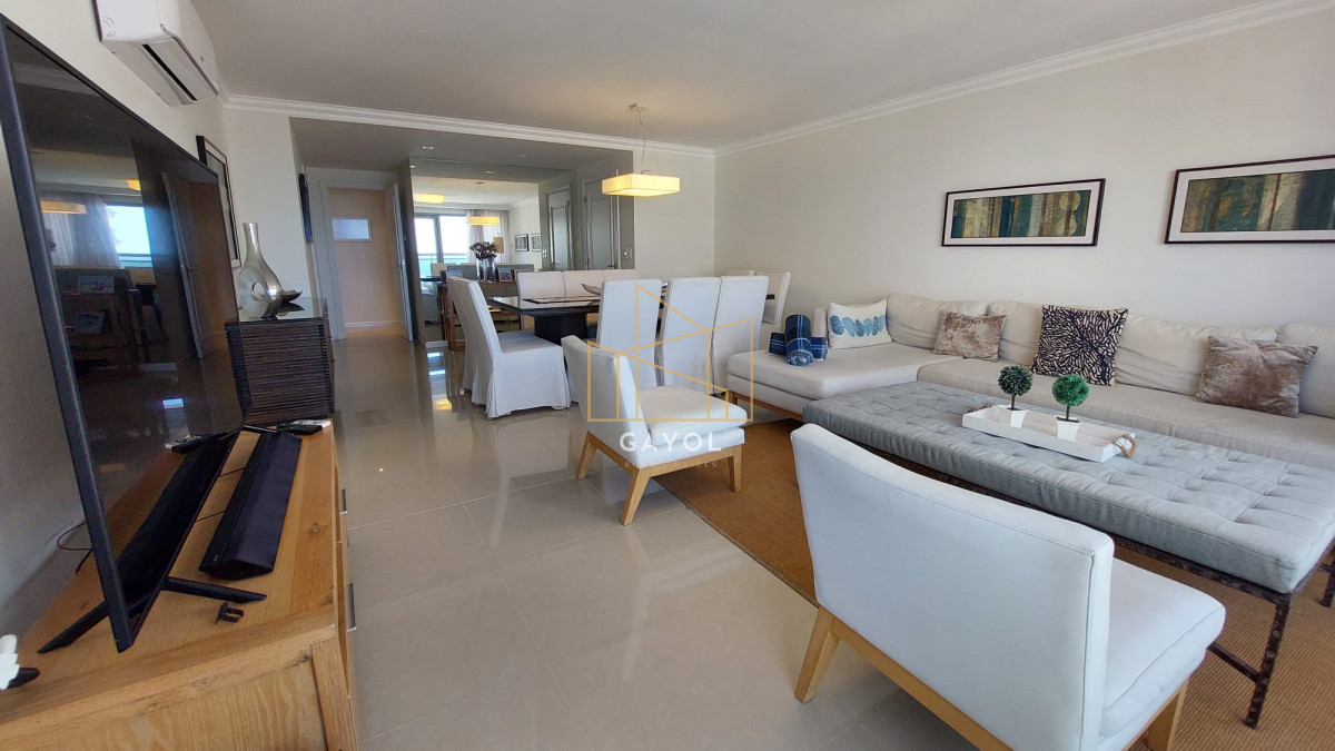 Apartamento ID.455 - Apartamento de tres dormitorios en suite, sobre playa Brava