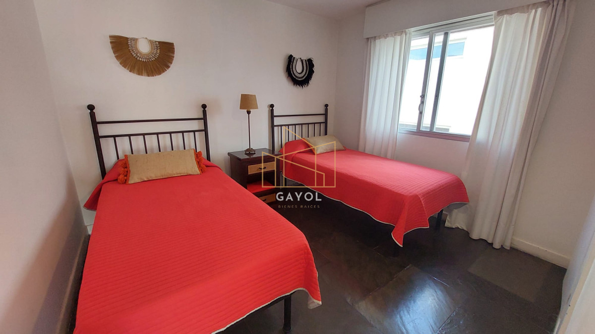 Apartamento ID.449 - Alquiler temporada de verano 3 dormitorios parada uno de Mansa