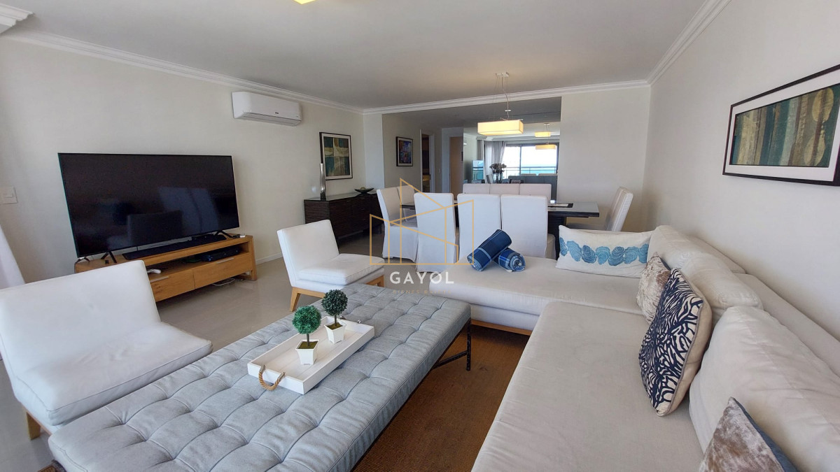 Apartamento ID.455 - Apartamento de tres dormitorios en suite, sobre playa Brava