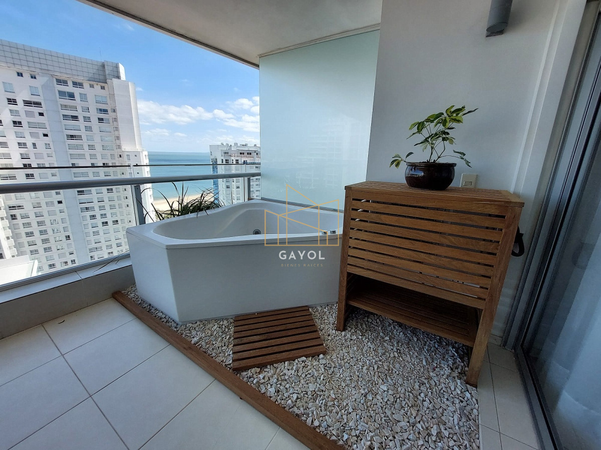 Apartamento ID.412 - Allquiler de Temporada 2 suite en Playa Mansa con todos los servicios