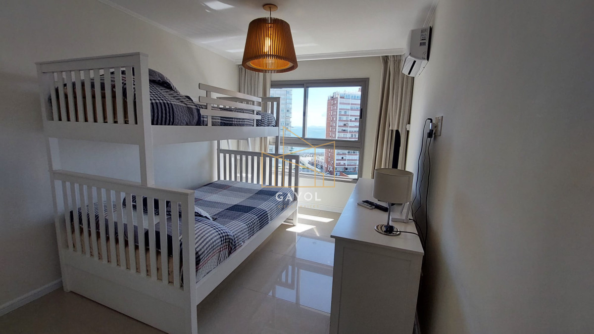 Apartamento ID.455 - Apartamento de tres dormitorios en suite, sobre playa Brava