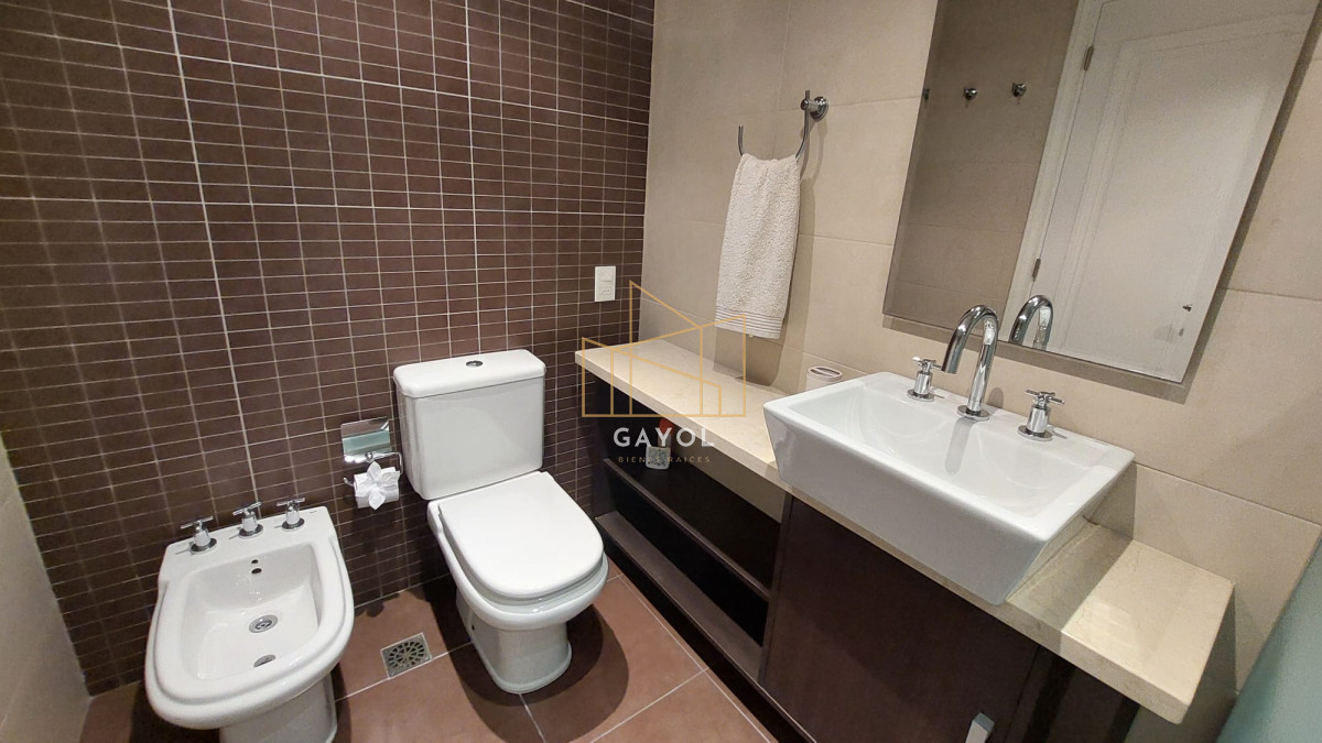Apartamento ID.455 - Apartamento de tres dormitorios en suite, sobre playa Brava