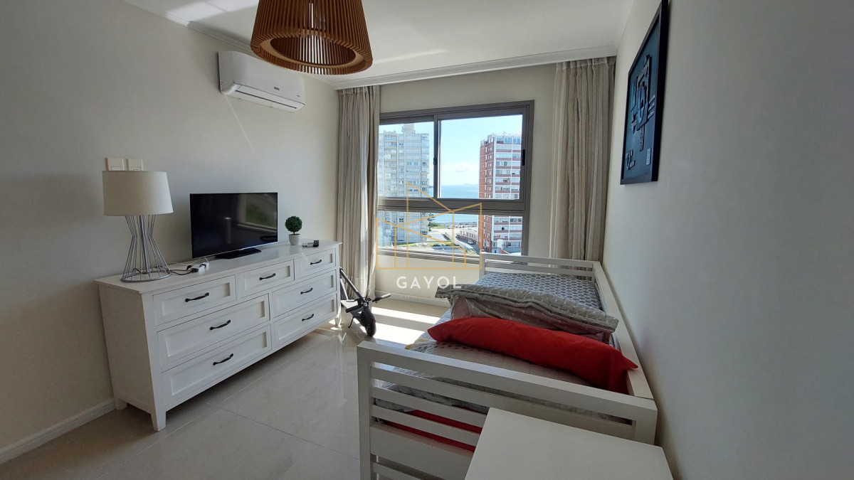 Apartamento ID.455 - Apartamento de tres dormitorios en suite, sobre playa Brava