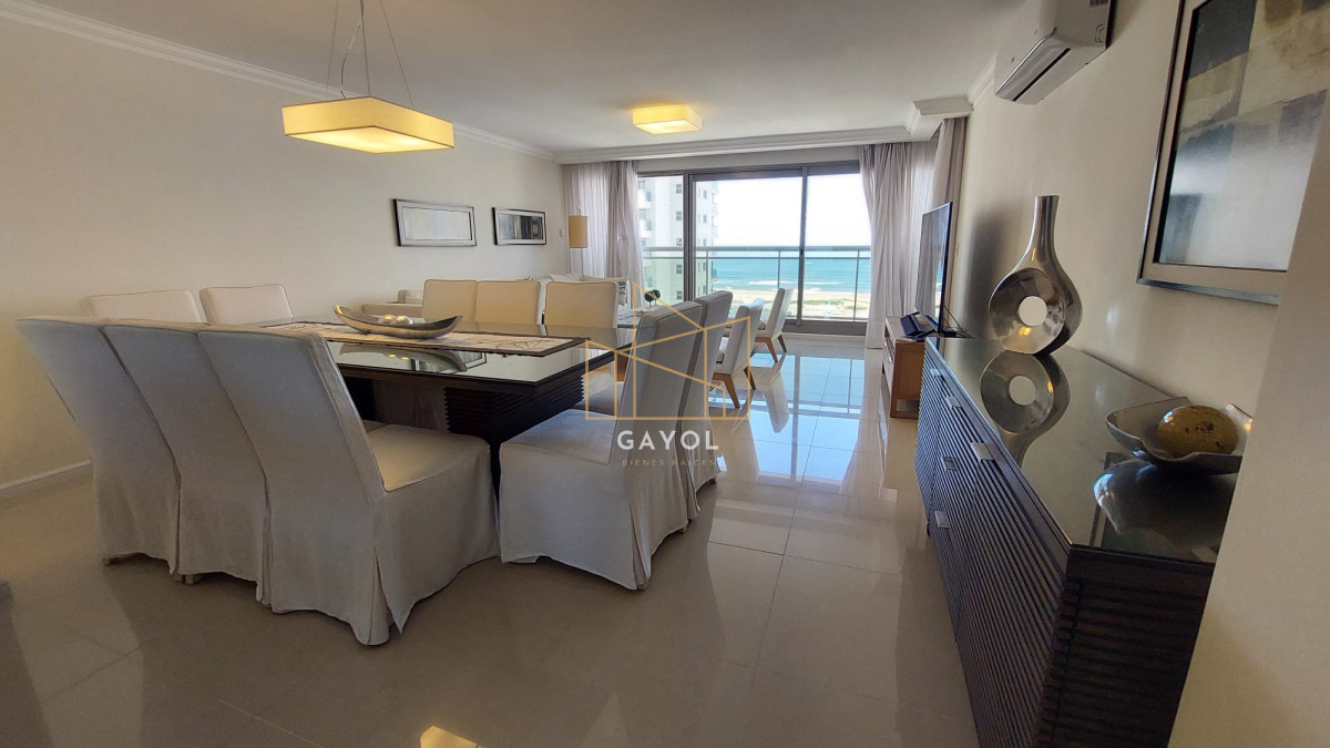 Apartamento ID.455 - Apartamento de tres dormitorios en suite, sobre playa Brava