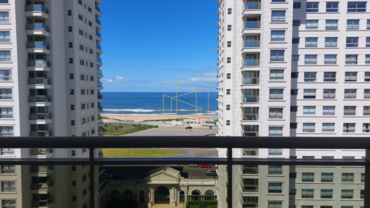 Apartamento ID.455 - Apartamento de tres dormitorios en suite, sobre playa Brava