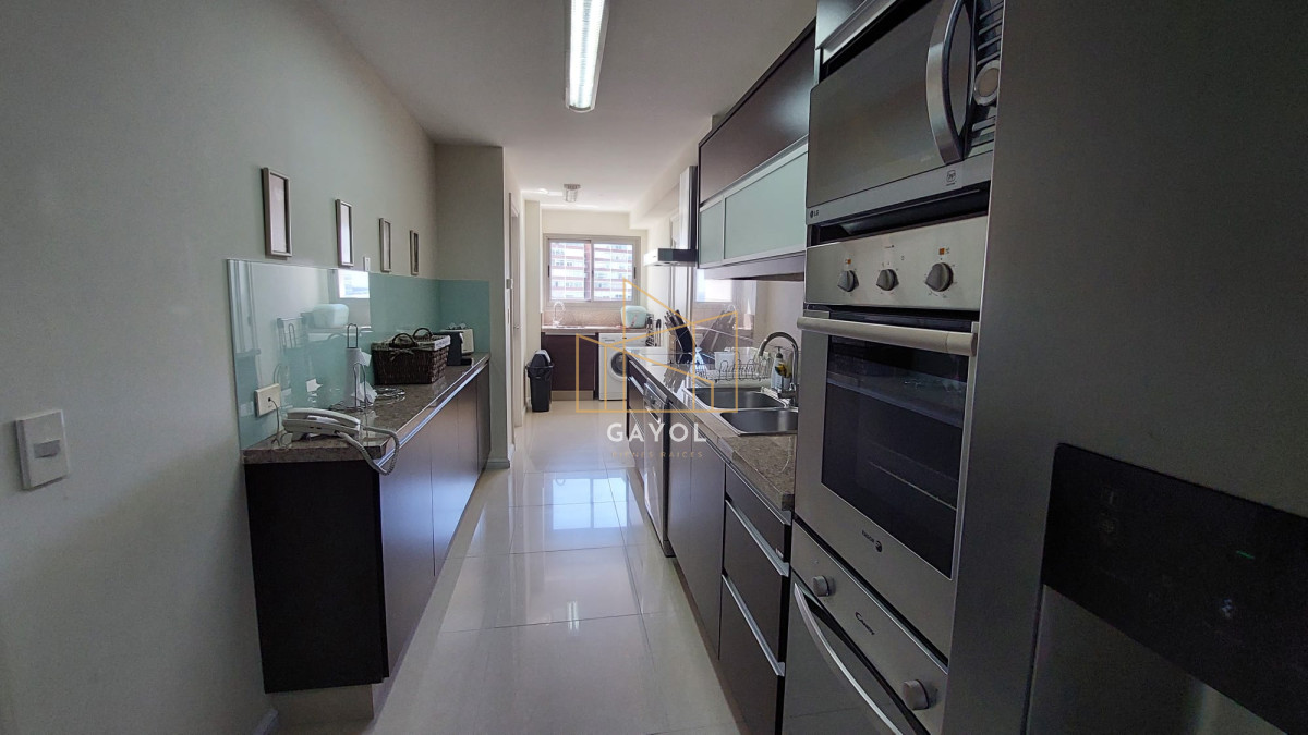 Apartamento ID.455 - Apartamento de tres dormitorios en suite, sobre playa Brava