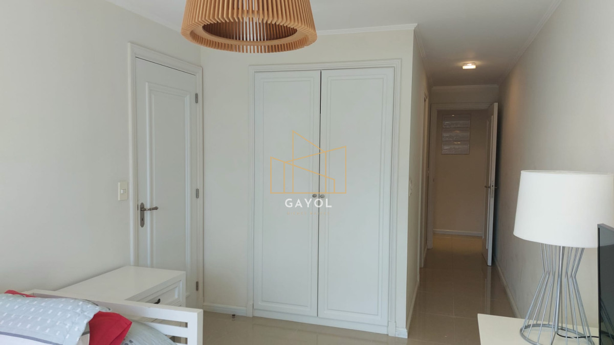 Apartamento ID.455 - Apartamento de tres dormitorios en suite, sobre playa Brava
