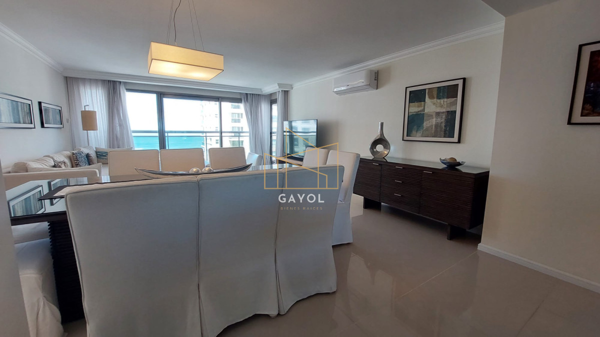 Apartamento ID.455 - Apartamento de tres dormitorios en suite, sobre playa Brava