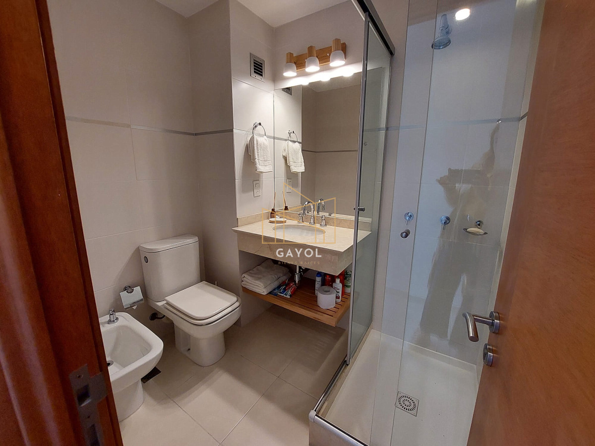 Apartamento ID.412 - Allquiler de Temporada 2 suite en Playa Mansa con todos los servicios