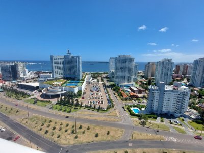 Venta apartamento Premium 3 dormitorios en suite en Playa Mansa, Punta del Este