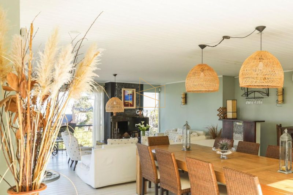 Casa ID.401 - Casa en venta de 5 dormitorios en Montoya, La Barra