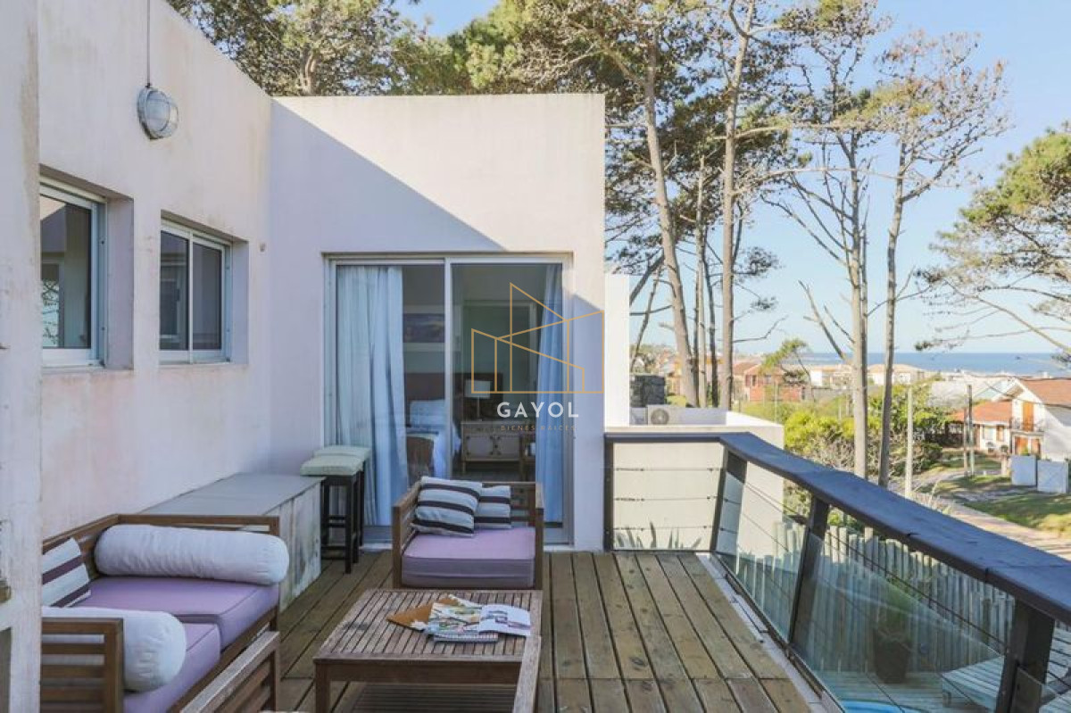 Casa ID.401 - Casa en venta de 5 dormitorios en Montoya, La Barra