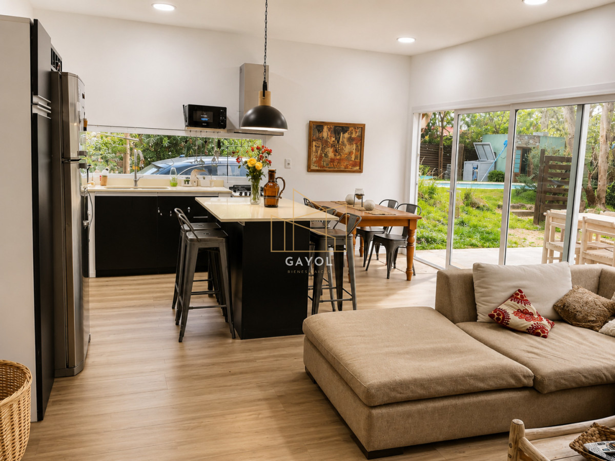 Casa ID.1424 - Moderna casa en Venta de 3 dormitorios