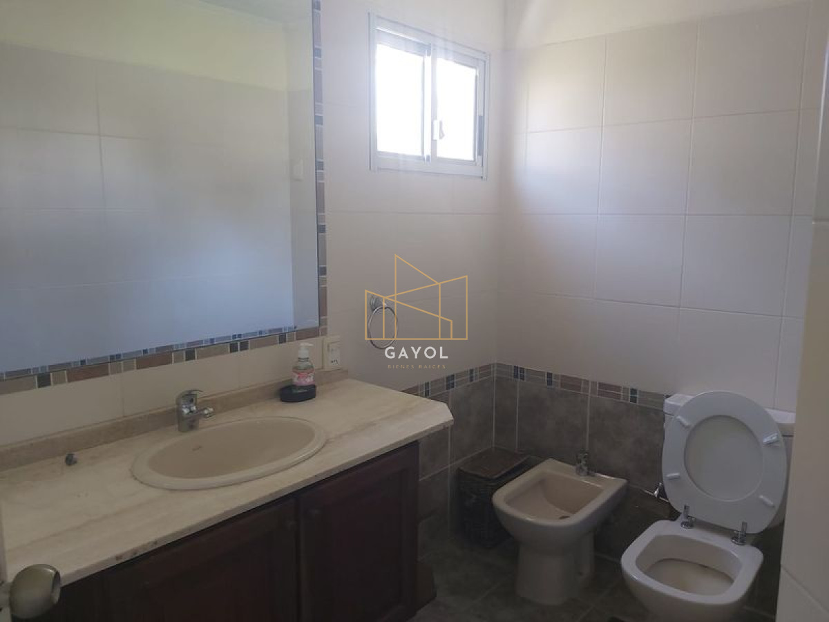 Casa ID.401 - Casa en venta de 5 dormitorios en Montoya, La Barra