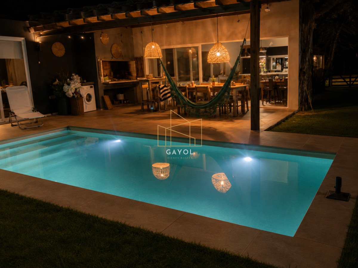 Casa ID.1424 - Moderna casa en Venta de 3 dormitorios