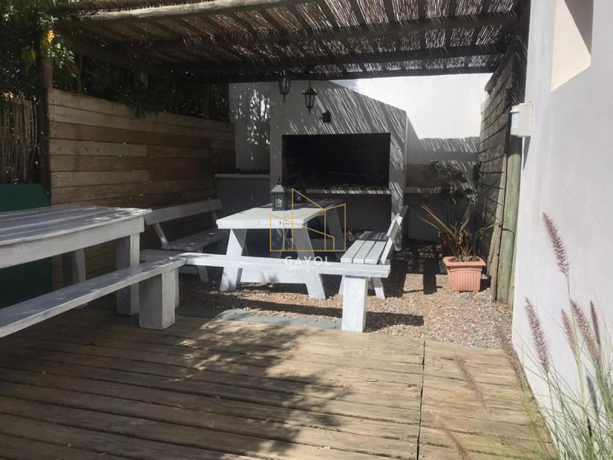 Casa ID.401 - Casa en venta de 5 dormitorios en Montoya, La Barra