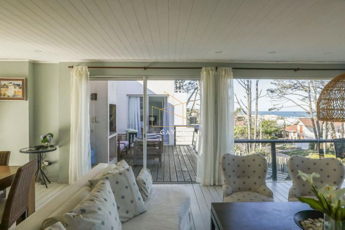 Casa ID.401 - Casa en venta de 5 dormitorios en Montoya, La Barra