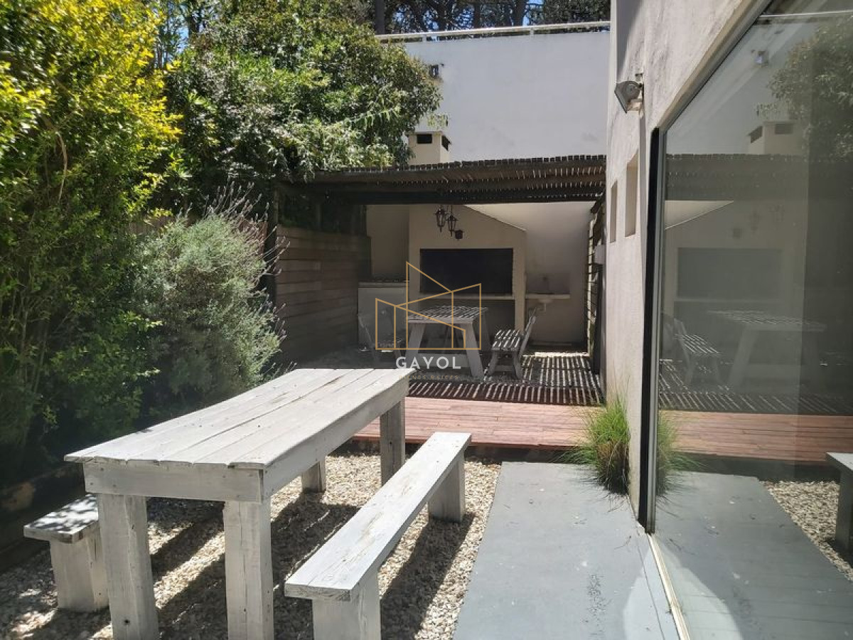 Casa ID.401 - Casa en venta de 5 dormitorios en Montoya, La Barra