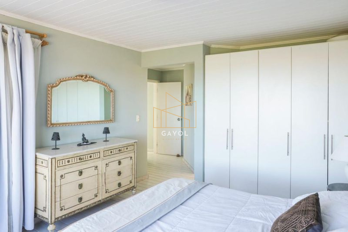 Casa ID.401 - Casa en venta de 5 dormitorios en Montoya, La Barra