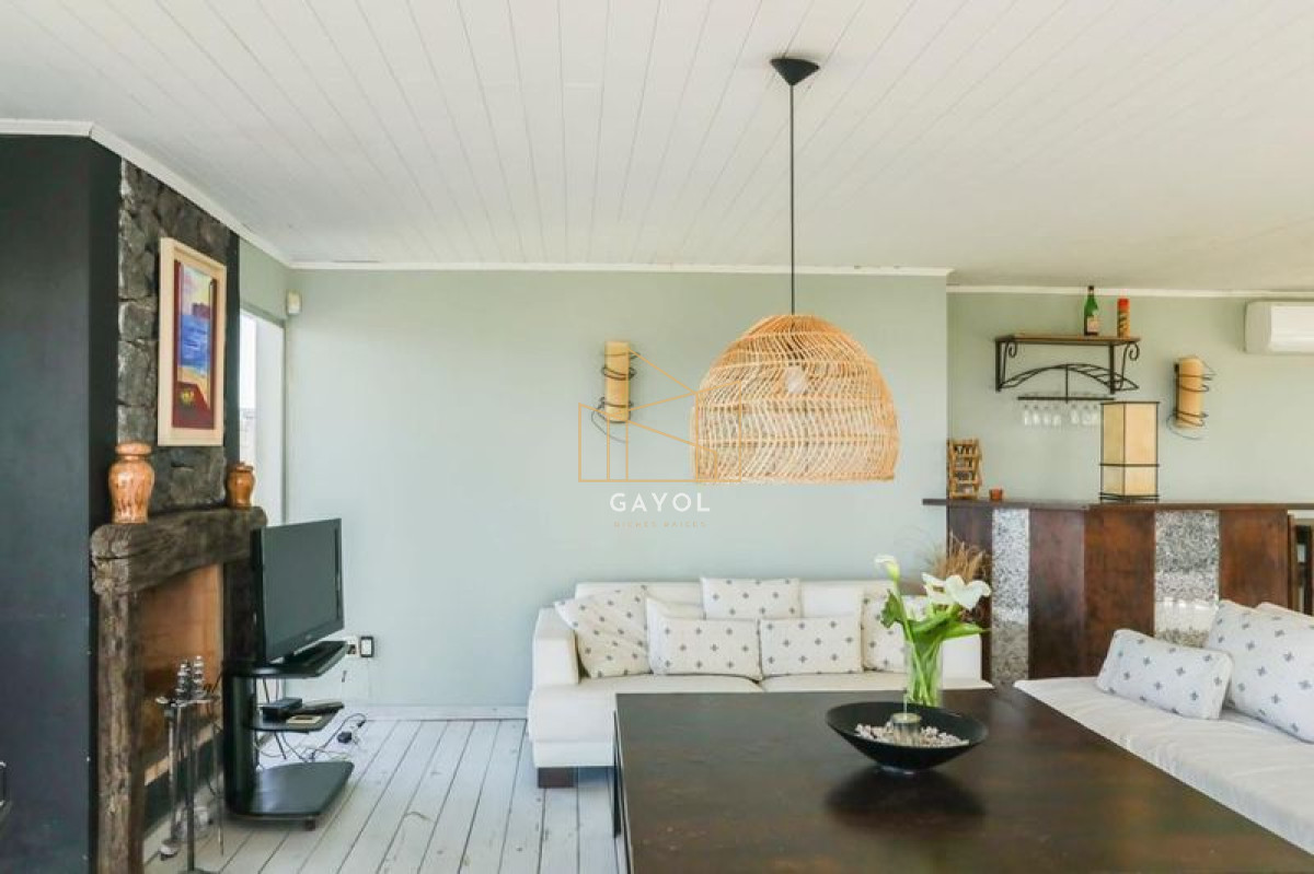 Casa ID.401 - Casa en venta de 5 dormitorios en Montoya, La Barra