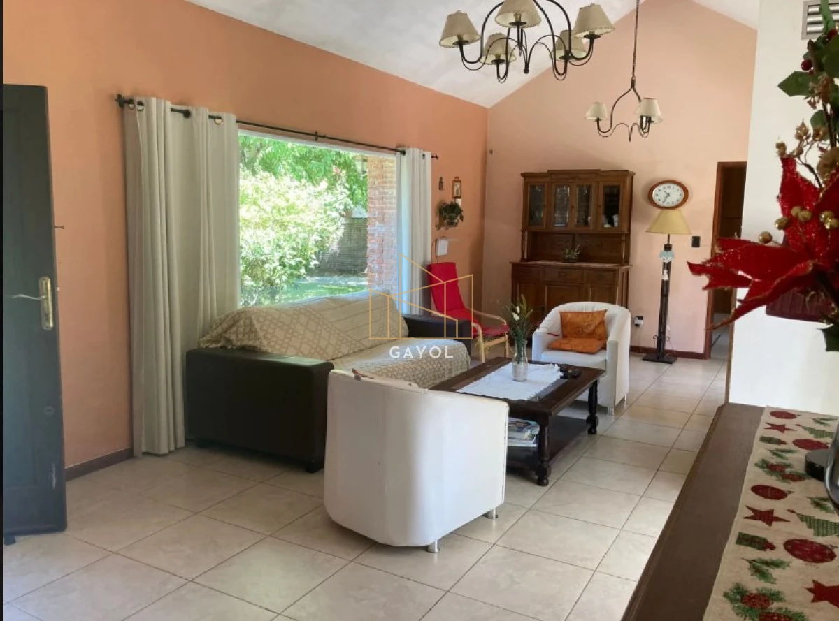 Casa ID.425 - Alquiler temporal casa en San Rafael de 3 dormitorios y dependencia