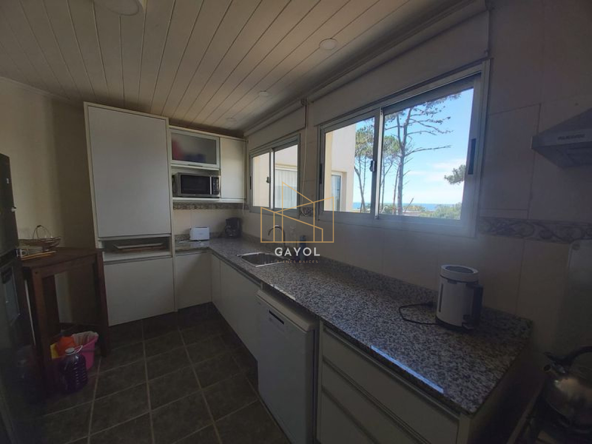 Casa ID.401 - Casa en venta de 5 dormitorios en Montoya, La Barra