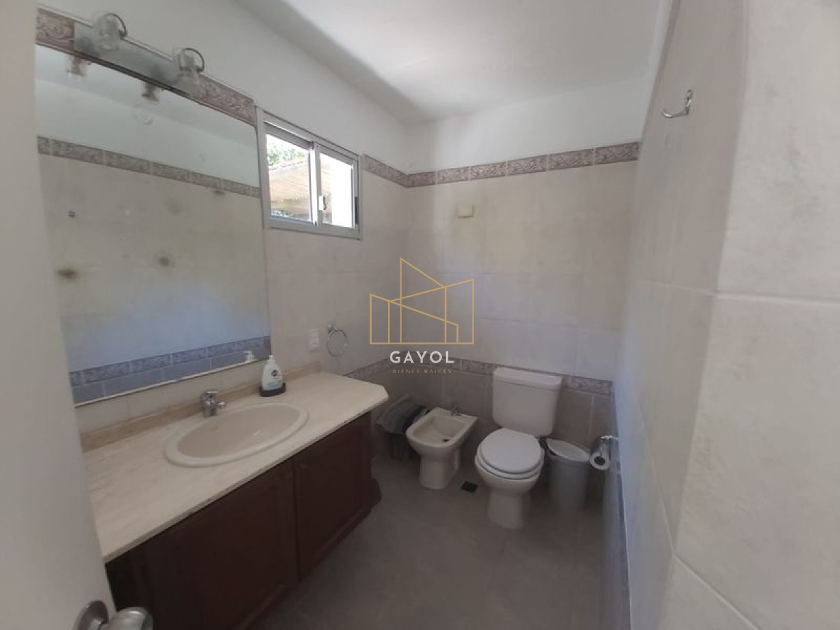 Casa ID.401 - Casa en venta de 5 dormitorios en Montoya, La Barra