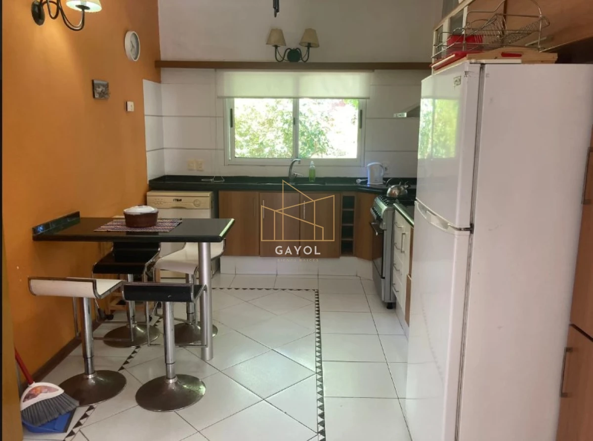 Casa ID.425 - Alquiler temporal casa en San Rafael de 3 dormitorios y dependencia