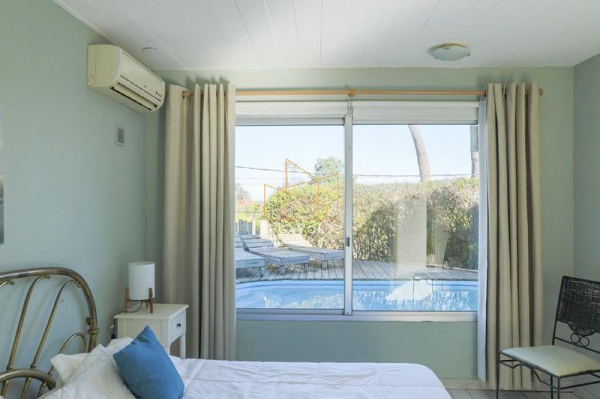 Casa ID.401 - Casa en venta de 5 dormitorios en Montoya, La Barra