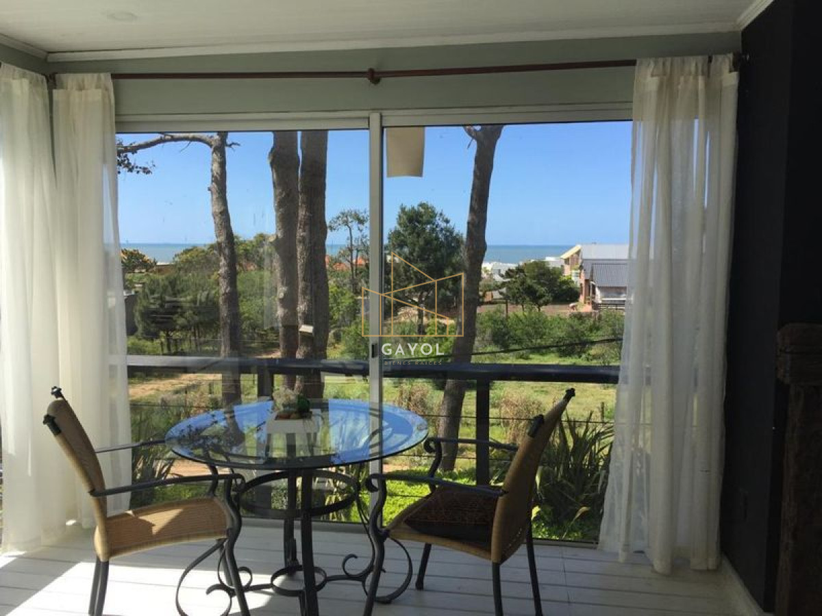 Casa ID.401 - Casa en venta de 5 dormitorios en Montoya, La Barra