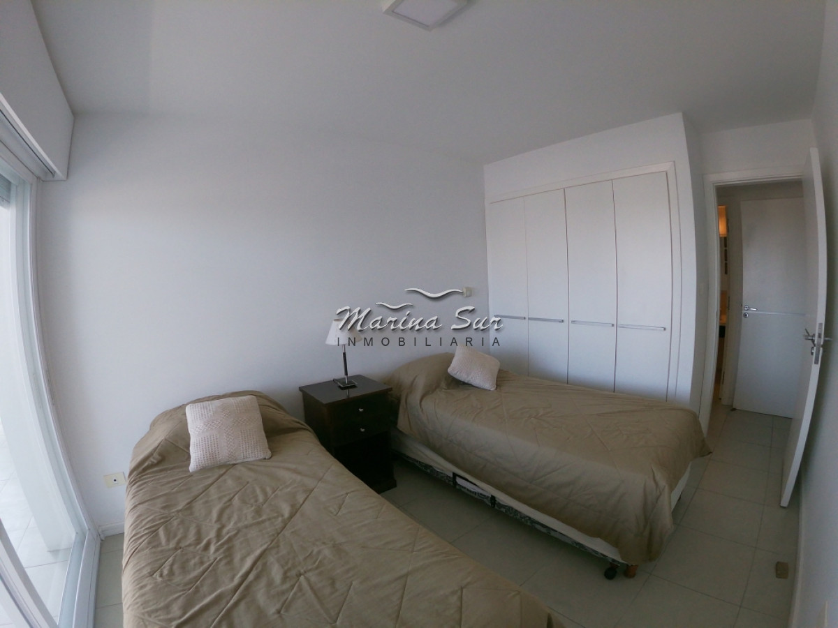 Apartamento ID.45 - Alquilo por temporada apartamento de dos dormitorios con parrillero en edificio de categoria.