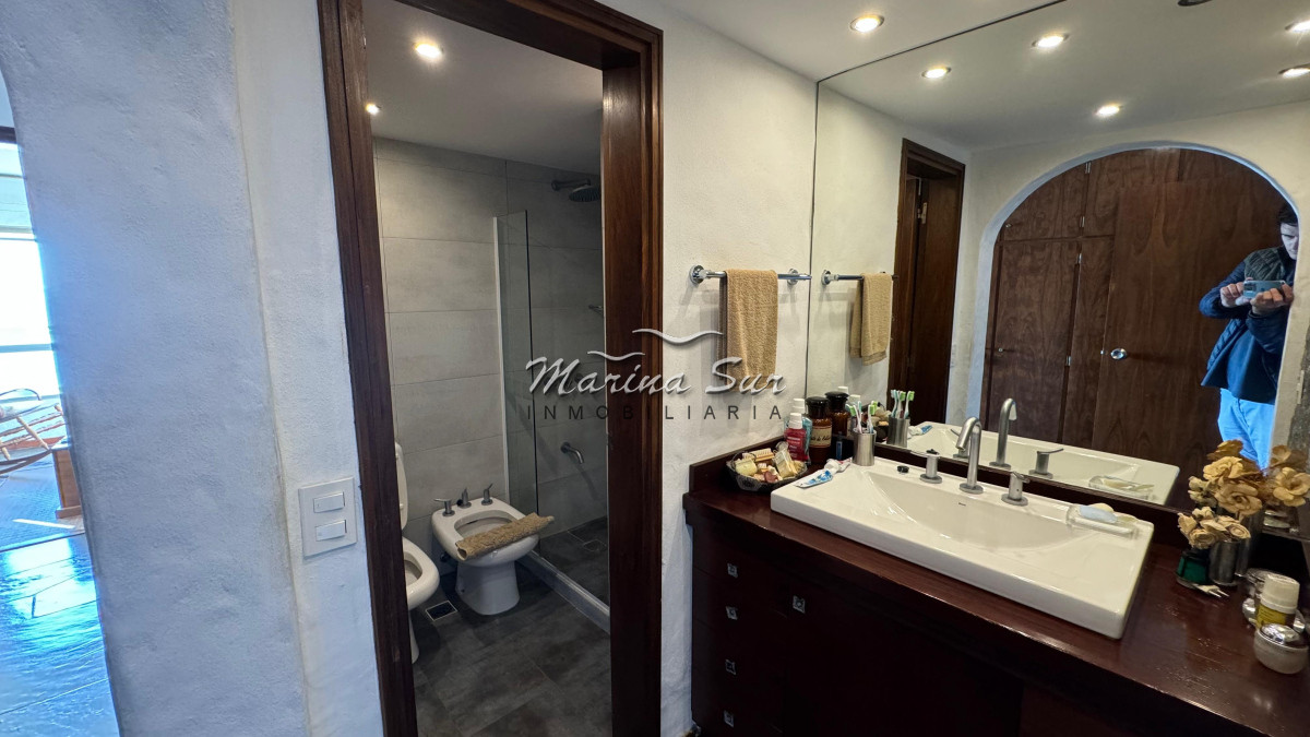 Apartamento ID.168 - Alquiler temporario edificio Monarca 4 Dormitorios en suite