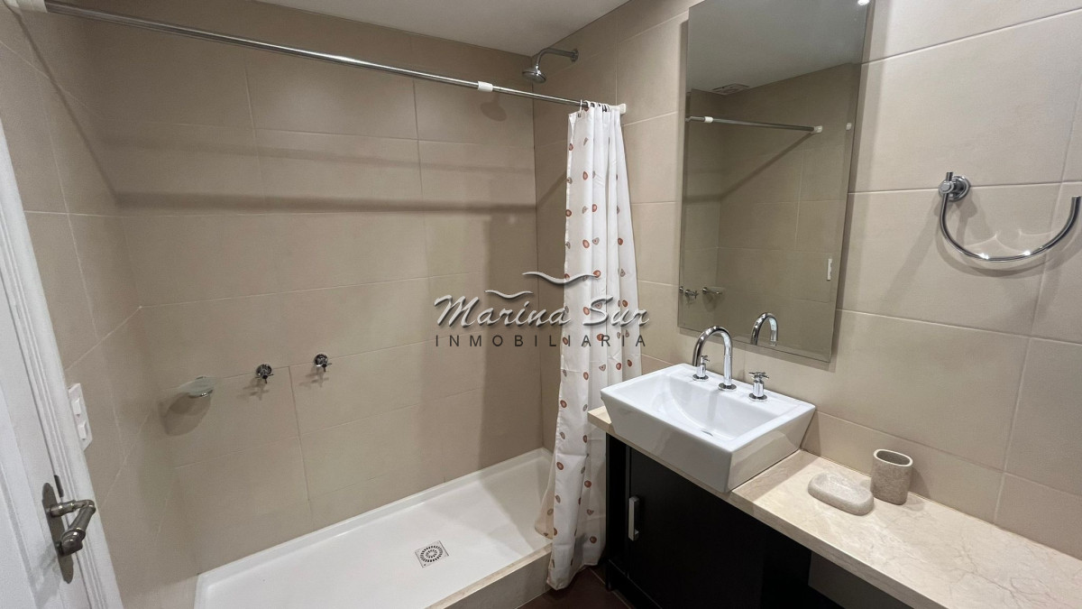 Apartamento ID.18 - Alquilo por temporada apartamento de tres dormitorios con todos los servicios del edificio Imperiale III.