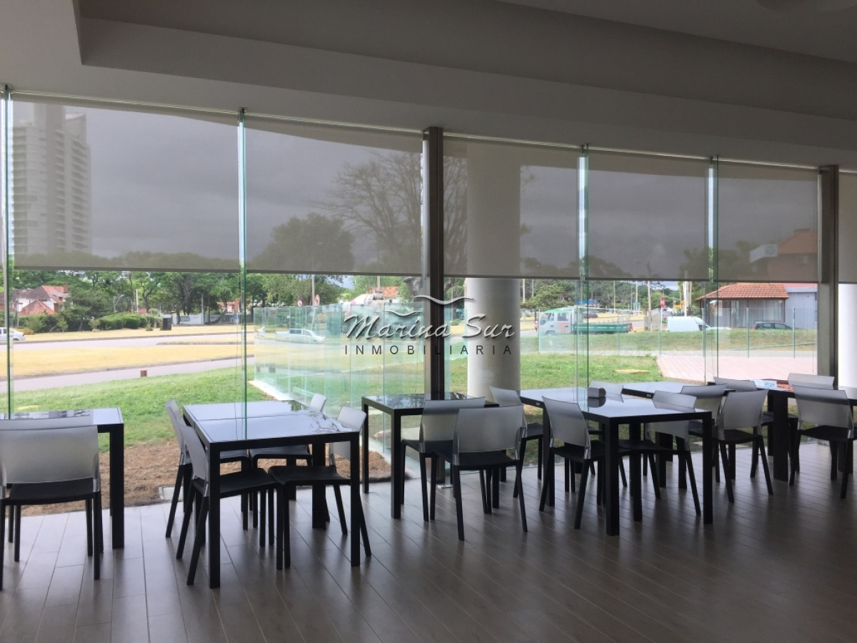 Apartamento ID.47 - Unidad disponible para la venta y alquiler temporal, Playa Mansa, Punta del Este, Uruguay.