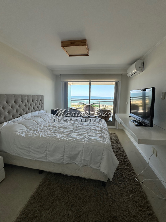 Apartamento ID.19 - Apartamento de tres dormitorios en primera fila Playa Brava, Edificio Torre Imperiale.