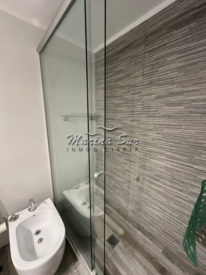 Apartamento ID.219 - Venta Primera Fila Playa Mansa 3 dormitorios más servicio completo