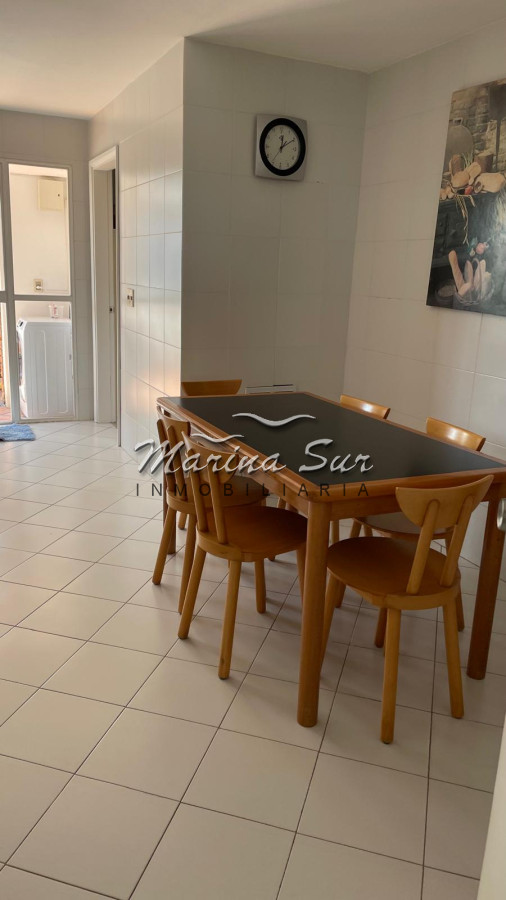 Apartamento ID.98 - Venta Departamento 3 dormitorios mas dependencia, Parada 6 Playa Brava 
