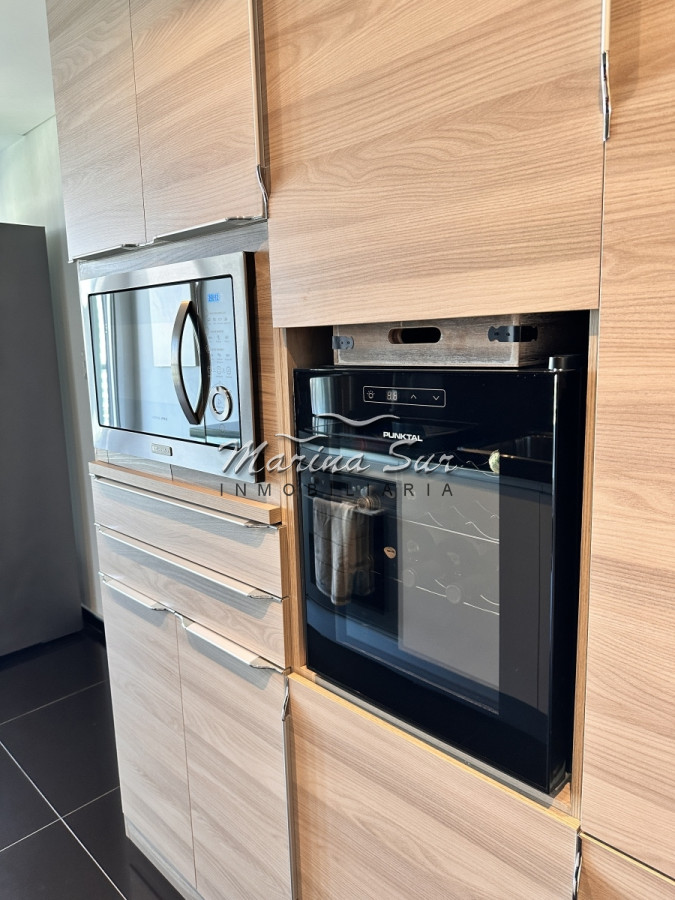 Apartamento ID.95 - Venta 2 Dormitorios en suite  mas dependencia y toilette Playa Brava 