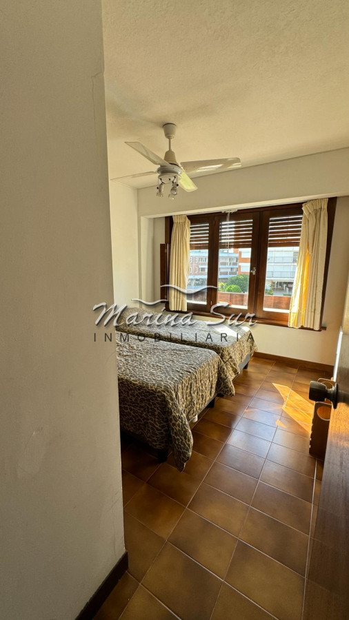 Apartamento ID.69 - Venta y Alquiler 2 dormitorios 2 baños P. 5 Playa Mansa