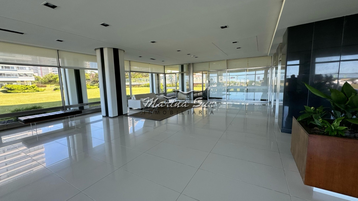 Apartamento ID.79 - Venta 3 dormitorios Playa Brava Tiburón 1