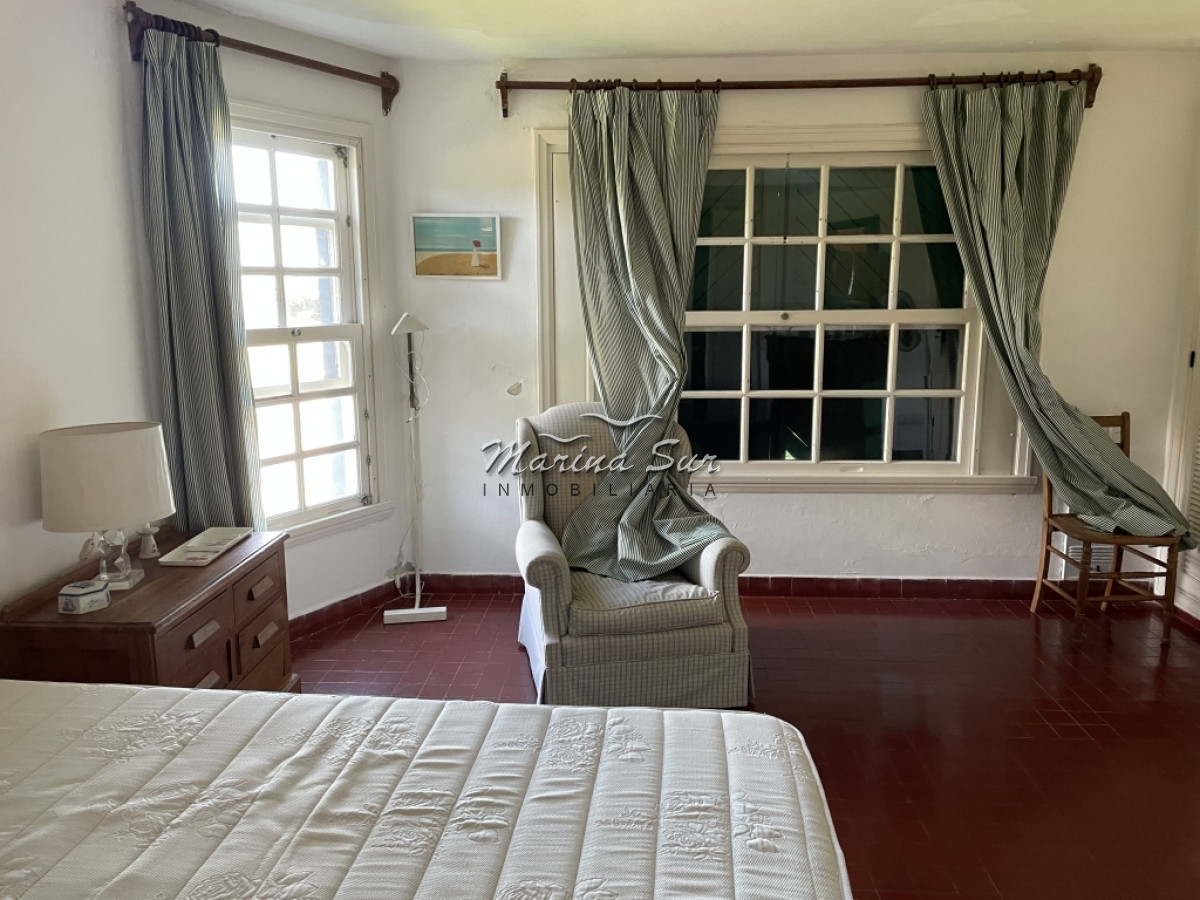 Apartamento ID.24 - Apartamento 3 dormitorios y servicio, ubicado en primera fila de Playa Brava, barrio San Rafael.